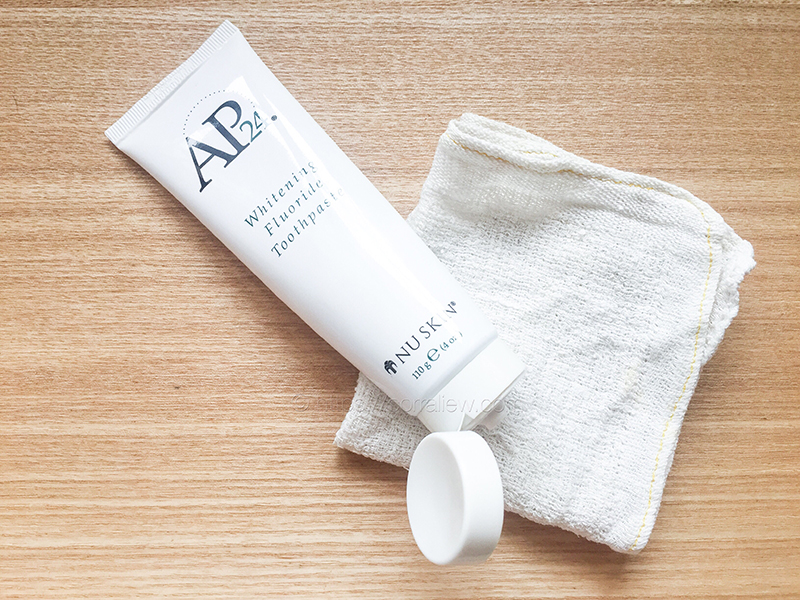 How To Remove Yellow Stains From Children Teeth With AP24 Whitening Fluoride Toothpaste Step2 